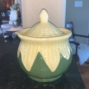 SHAWNEE corn king sugar bowl with lid.#78. Vintage.